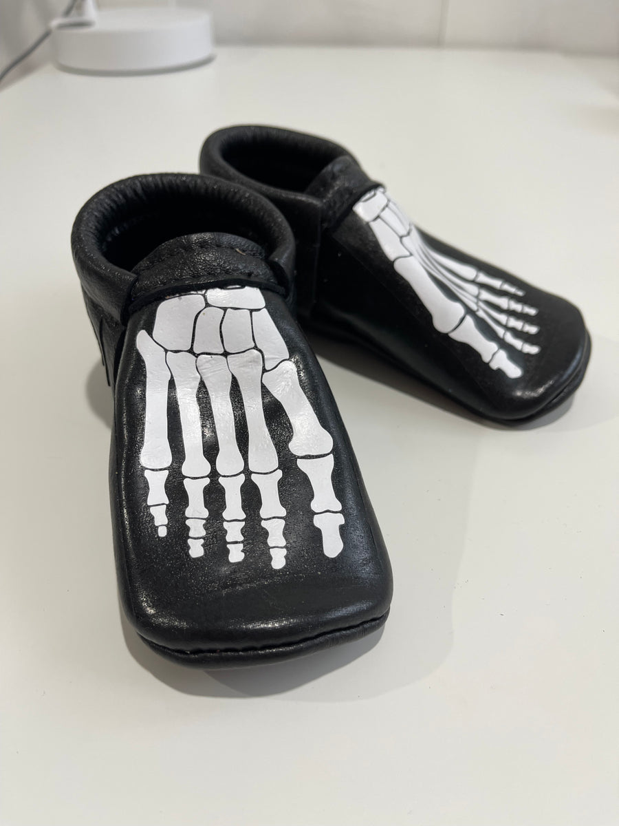 Skelly moccasins size 8